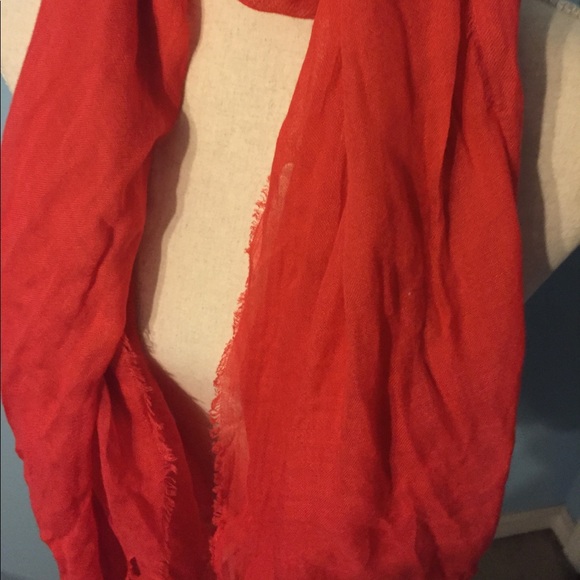 Red scarf - Picture 2 of 2